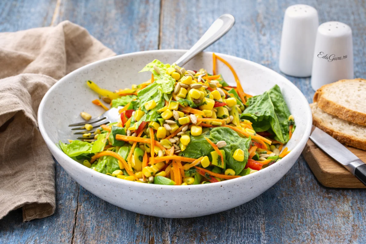 Овощной салат с кукурузой