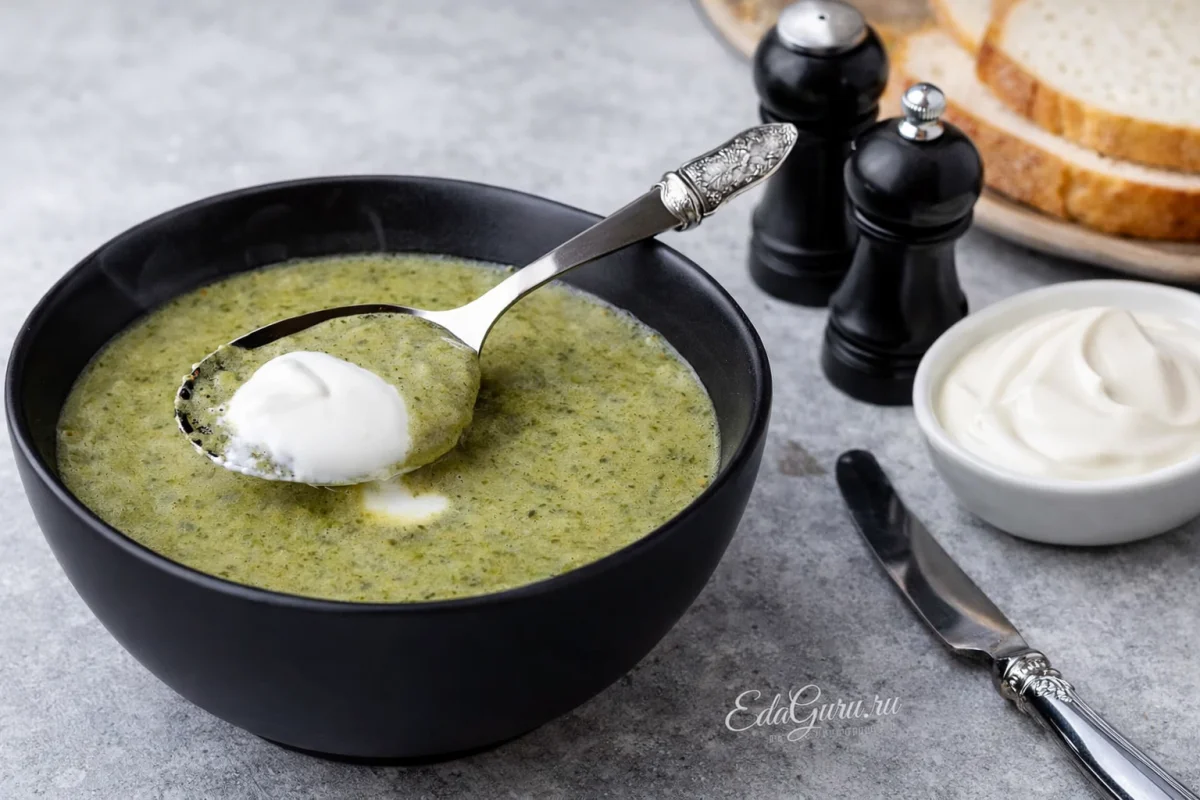 Щавелевый суп с крем-фрешем