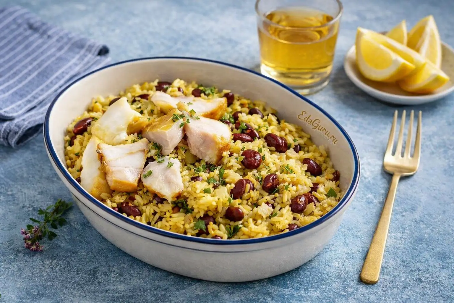 Плов с фасолью и копченым палтусом