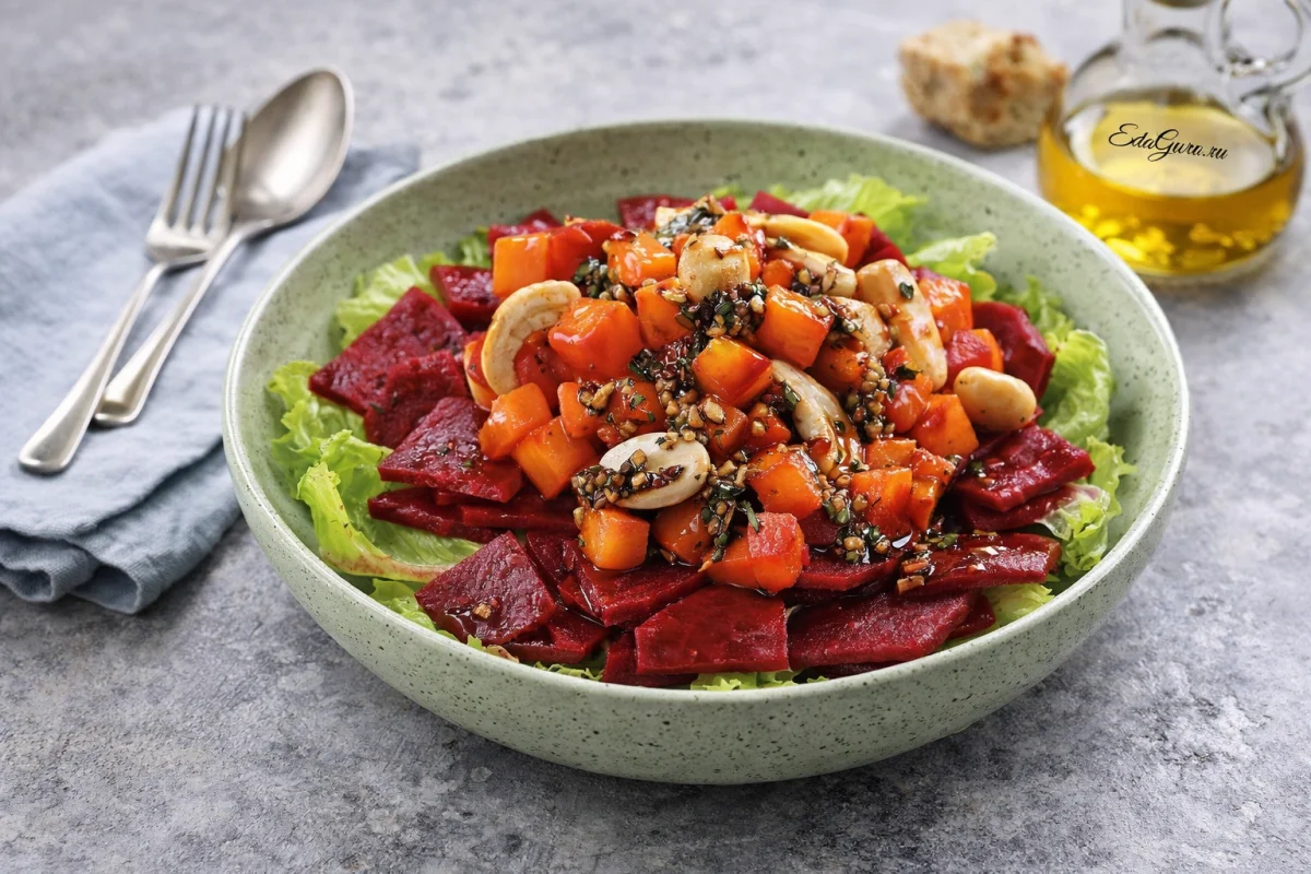 Свекольный салат с жареными орехами